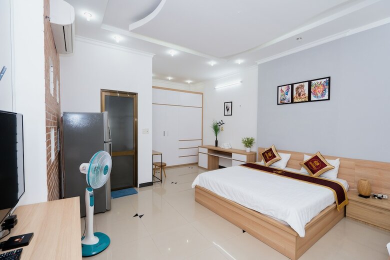 Hotel Shjmily House