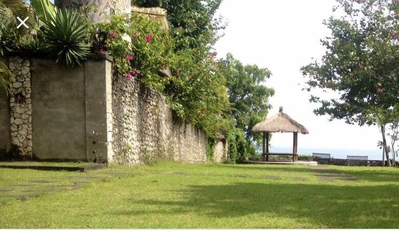 Hotel Romeo Beachfront Bungalow