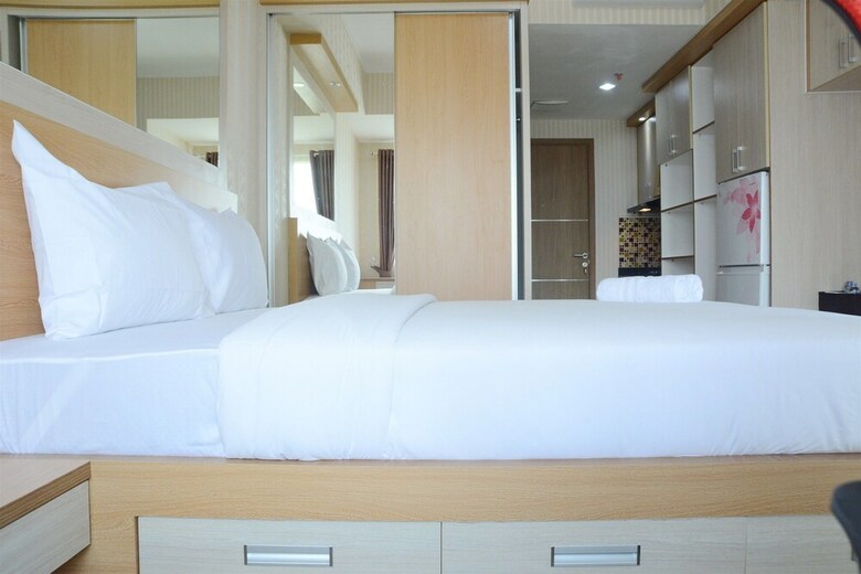 Minimalist Studio The Oasis Apartment Cikarang