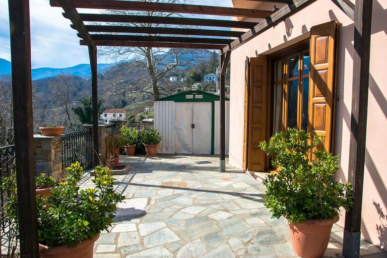 House On The Square Aegean View