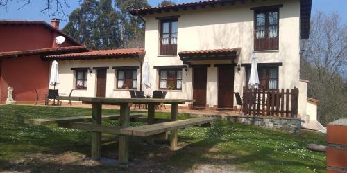 Apartamentos Rurales La Fuente De B�scones