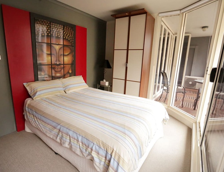 Sydney Cbd 2 Bedroom Apartment With Balcony