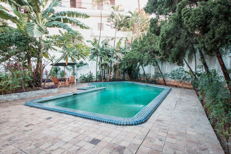 Hostal Oyo 332 Residence G17