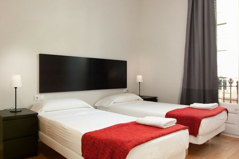Modern Center Apartments