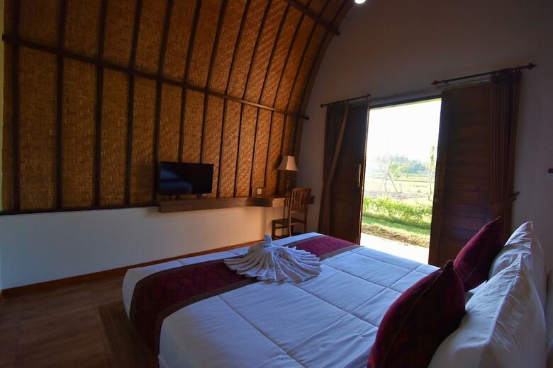 Bed & Breakfast Adil Villa And Resort