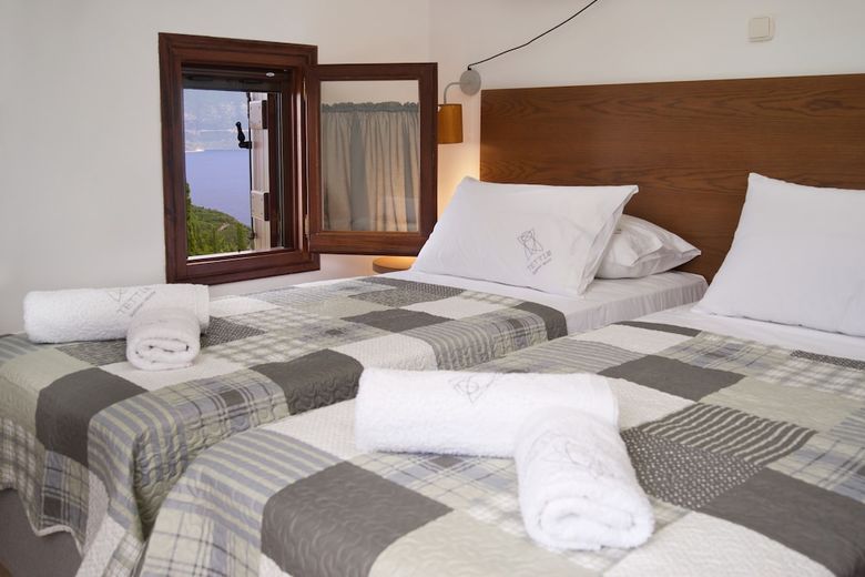 Hostal Tettix Summer House