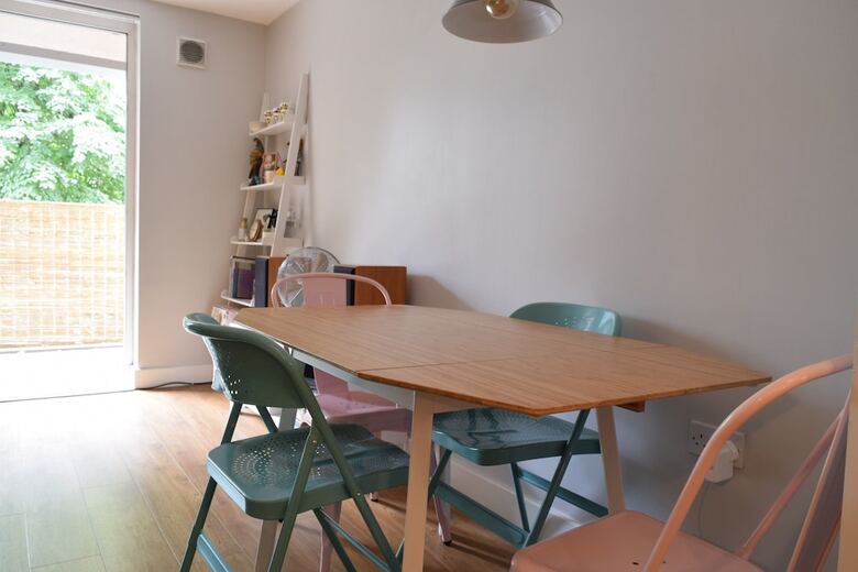 Apartamentos Modern 1 Bedroom Flat With Roof Terrace