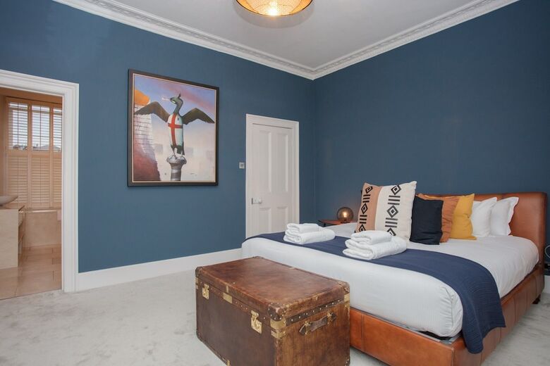 4 Bedroom House Next To Primrose Hill