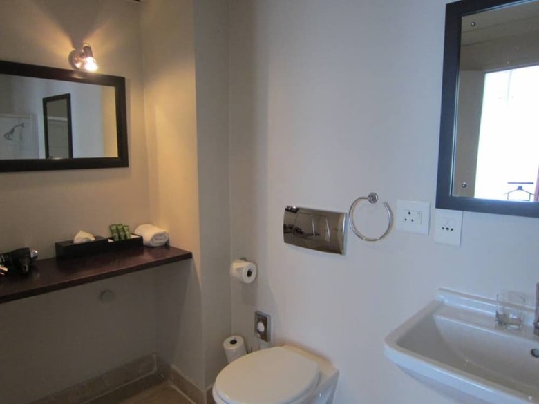 Studio Apartment With Roof Top View