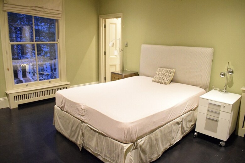 3 Bedroom Apartment In Kensington
