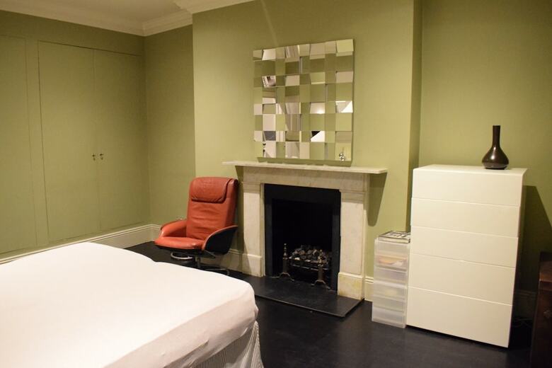 3 Bedroom Apartment In Kensington