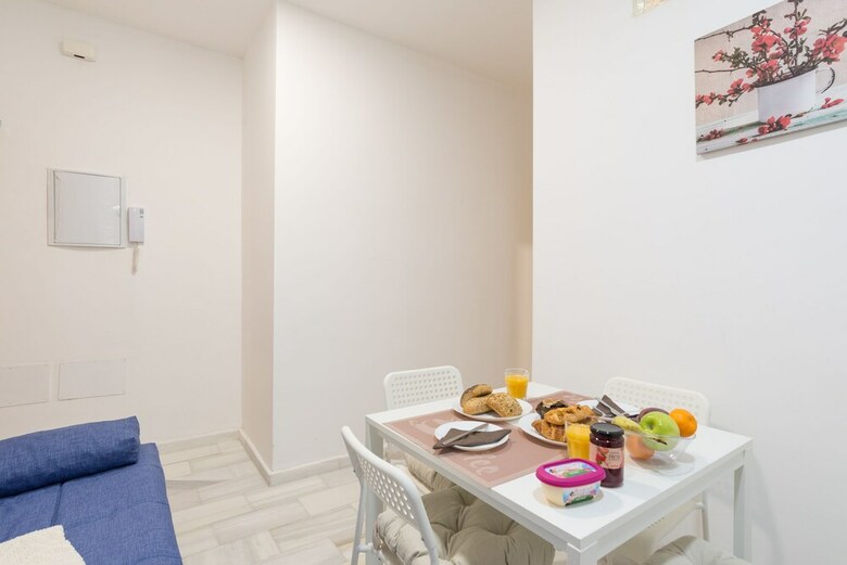 Hostal Ol� Hostels Malaga Zambrano