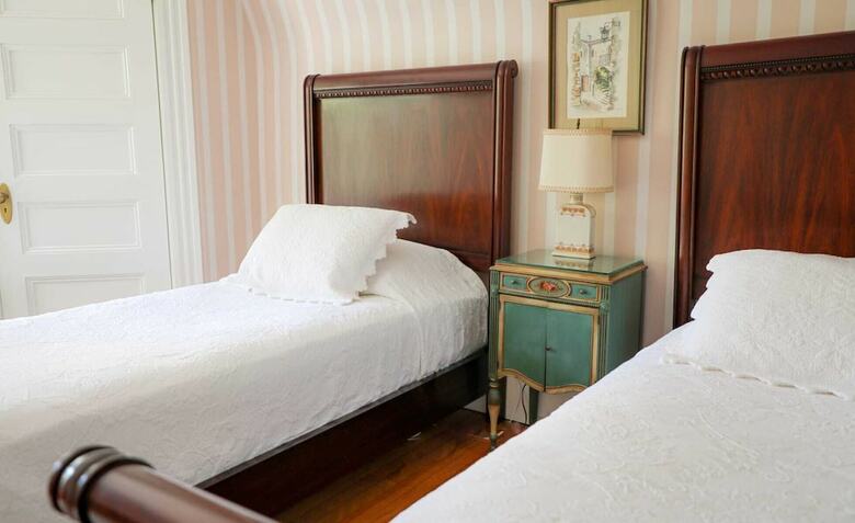 Bed & Breakfast The Belmont Inn
