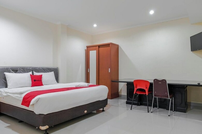 Hotel Reddoorz @ Jalan Biak Roxy Jakarta
