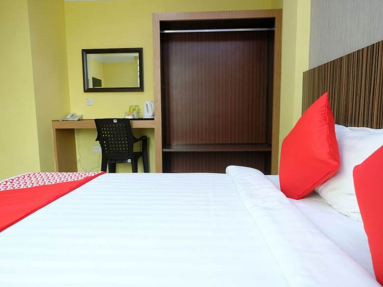 Oyo 653 Green World Hotel