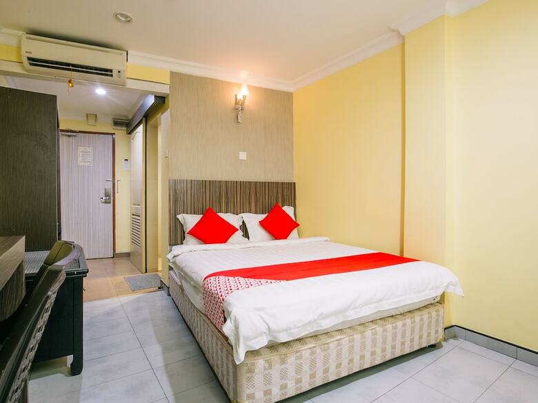 Oyo 653 Green World Hotel