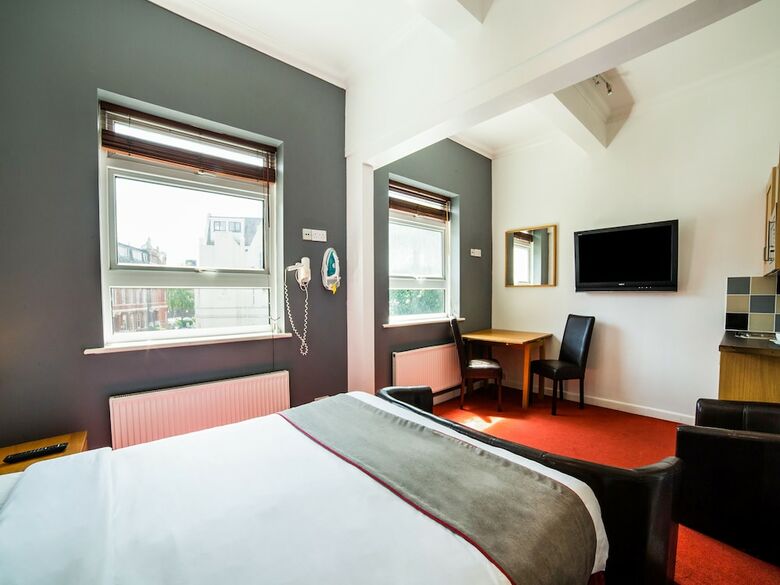 Oyo Kingsley Hotel