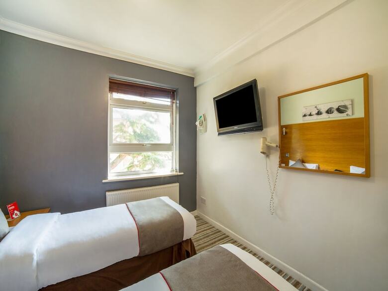 Oyo Kingsley Hotel