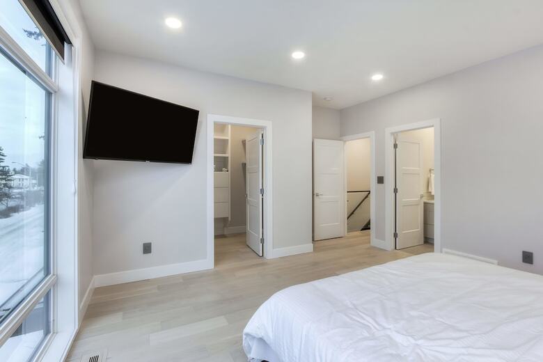 New Luxury Townhome 23