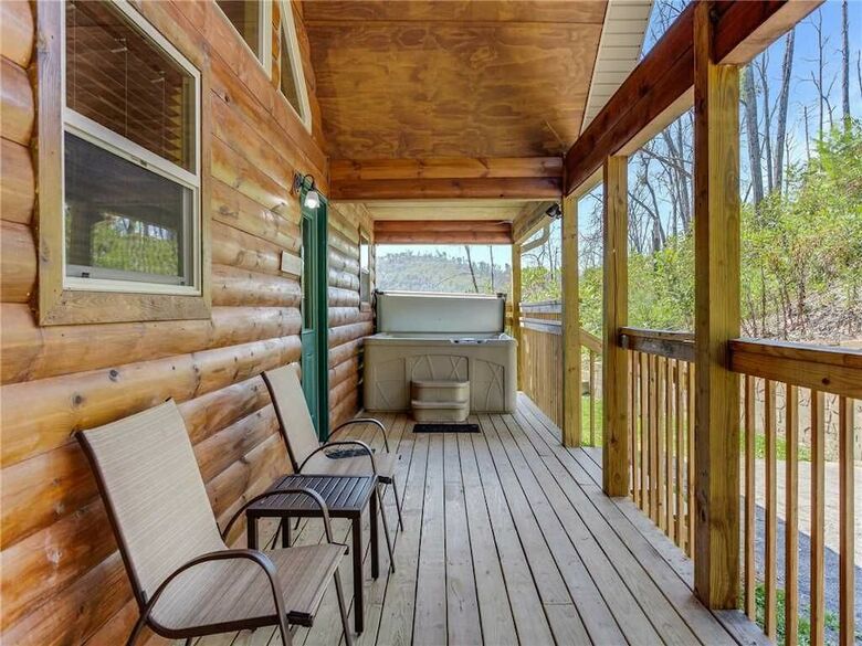 Emilys Hideaway - Four Bedroom Cabin