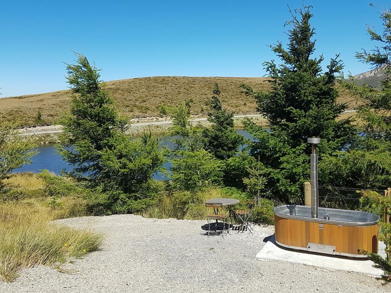 Cabana Lake Stella Mountain Retreat
