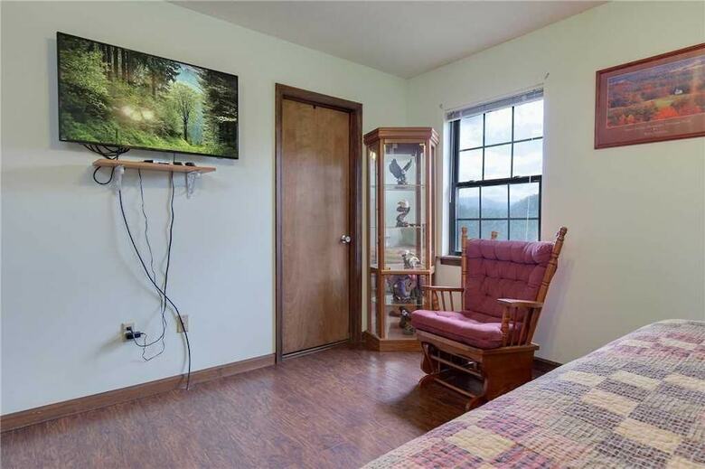 Eagle Ridge - Three Bedroom Cabin