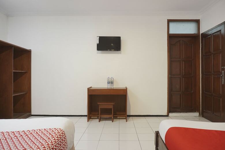 Hostal Oyo 206 Hotel Candra Kirana