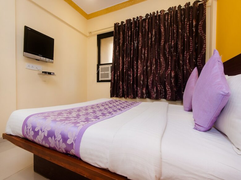 Oyo 13470 Hotel Symphony House