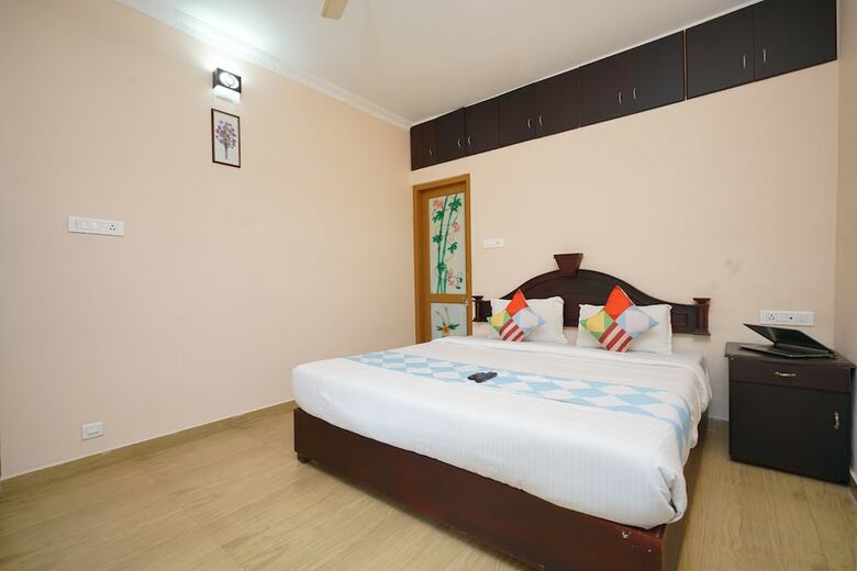 Hotel Oyo 23359 Home Elegant 2bhk Munnaar Bypass