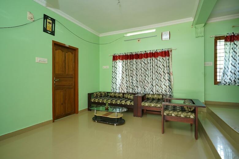 Hotel Oyo 23359 Home Elegant 2bhk Munnaar Bypass