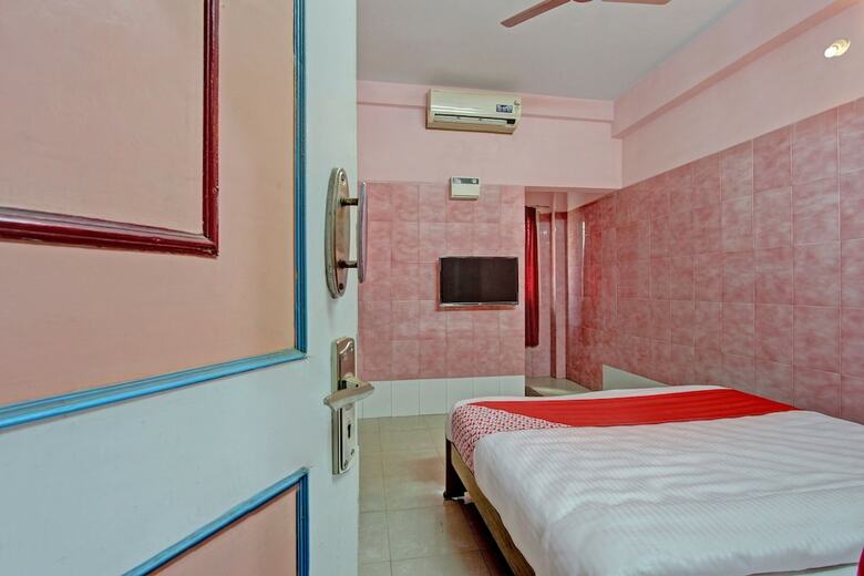 Hotel Oyo 23672 Annai Residency