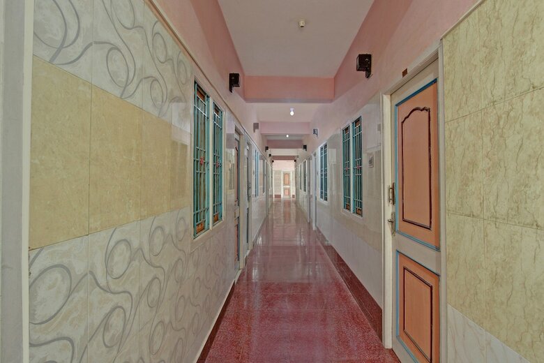 Hotel Oyo 23672 Annai Residency