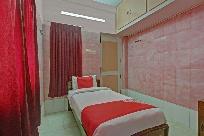 Hotel Oyo 23672 Annai Residency