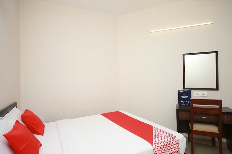 Hotel Oyo 27660 Aptin Vanila Suites