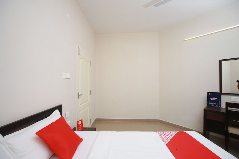 Hotel Oyo 27660 Aptin Vanila Suites