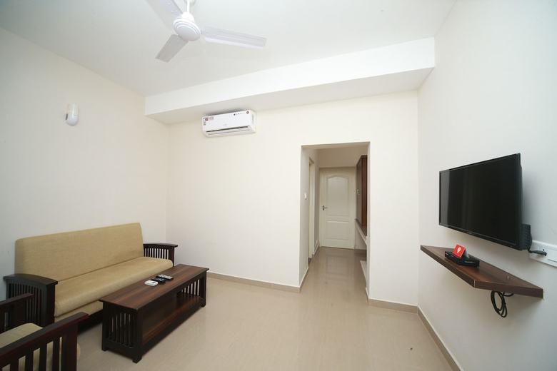 Hotel Oyo 27660 Aptin Vanila Suites