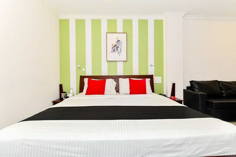 Capital O 848 The Pearl Palace Hotel