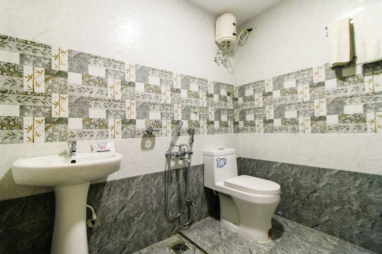 Oyo 26990 Hotel Ivory Grande