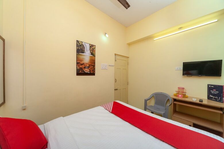 Hotel Oyo 24898 Senthur Murugan Residency