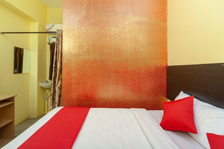 Hotel Oyo 24898 Senthur Murugan Residency