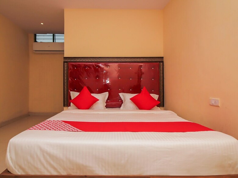Hotel Oyo 7343 Al Shareef Palace