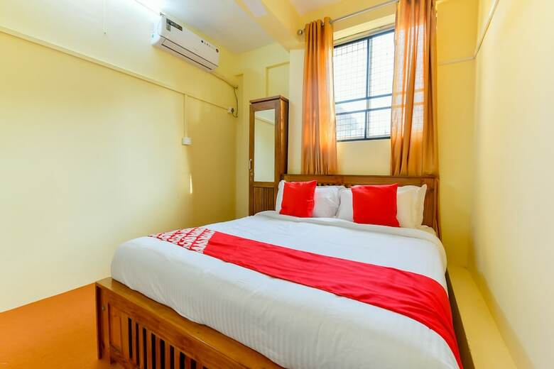 Hotel Oyo 24607 Lotus Residency