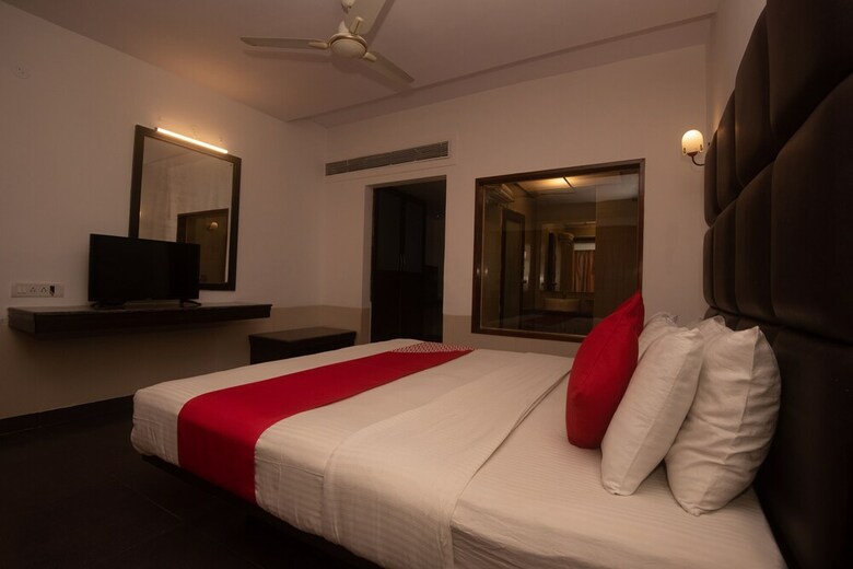 Hotel Oyo 19145 Martins Inn