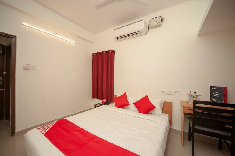 Hotel Oyo 24052 Flagship Covelong Residency