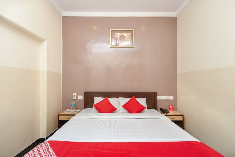 Hotel Oyo 22280 Kences Inn