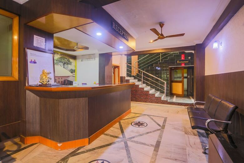 Oyo 23304 Hotel Shiva