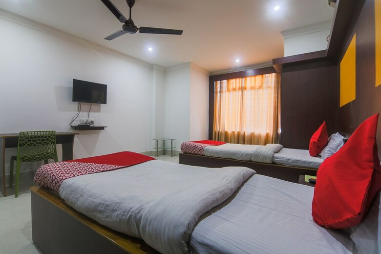 Oyo 23304 Hotel Shiva