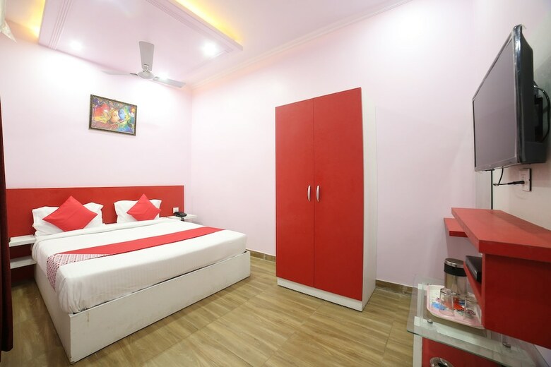 Oyo 24220 Hotel Bohra International