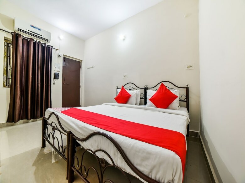 Hotel Oyo 26605 Bharat Guest House