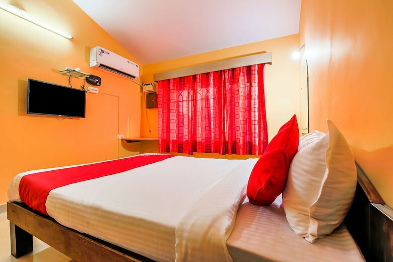 Hotel Oyo 23035 Srinivas Residency